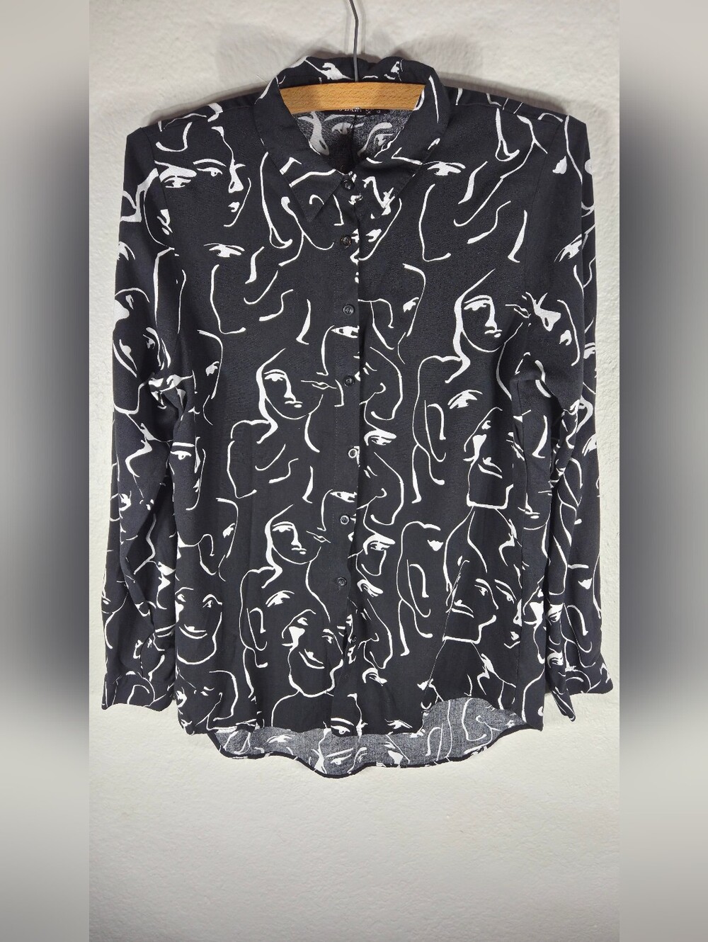 Big Dart Tunic Top Size M Black White Face Print Hi Low Hem Button Front